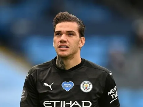 Ederson nêu tên chân sút Premier League nguy hiểm hơn Ronaldo, Salah