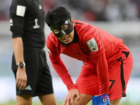 Son Heung-min gặp sự cố ở trận gặp Uruguay