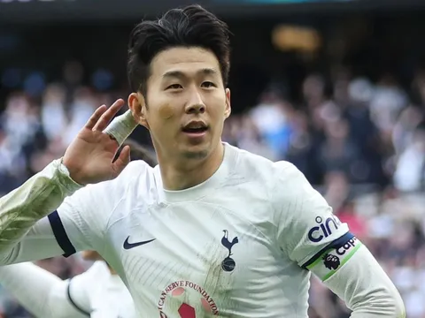 Son nhận mưa lời khen sau chiến thắng Luton