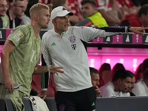 Sóng gió tại Allianz Arena, De Ligt bốc hỏa sau trận Man Utd