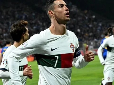 Song sát Ronaldo và Bruno giúp Bồ Đào Nha "thổi bay" Bosnia