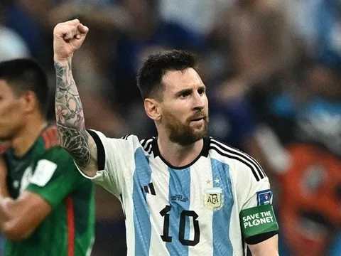 HLV Ba Lan: 'Cả thế giới tìm cách ngăn Messi nhiều năm rồi'