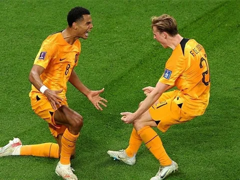 Frenkie de Jong trả lời tin đến M.U