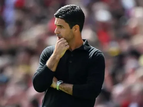 Stan Collymore dự đoán tỷ số trận Arsenal vs Man United