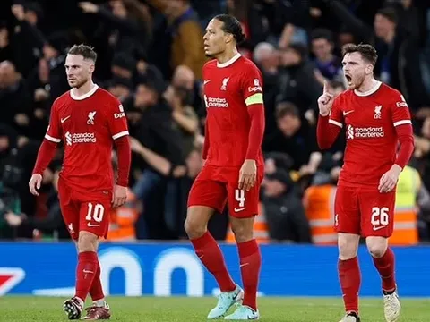Stephen Warnock: Màn trình diễn tệ nhất tôi từng thấy ở Liverpool