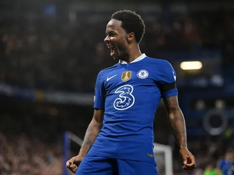 Chelsea bán gấp Sterling?