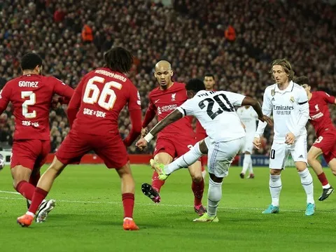 Steven Gerrard nêu tên 2 ngôi sao đẳng cấp vượt trội của Real Madrid