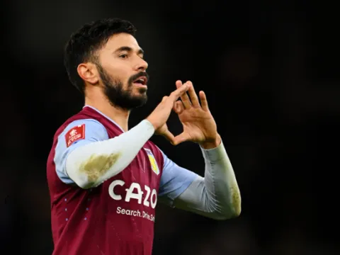 Strasbourg đón tiền vệ 16 triệu bảng từ Aston Villa