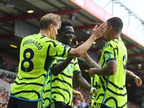 Ngả mũ Odegaard, Saka và Jesus