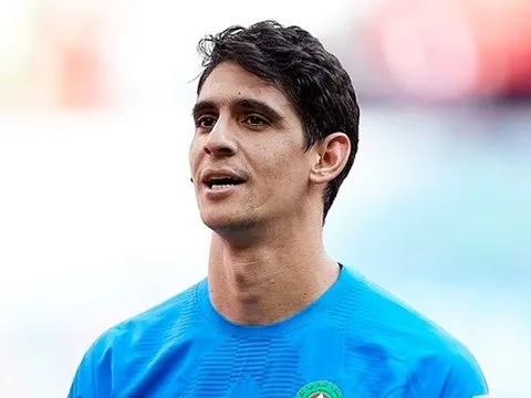 Hát xong quốc ca, thủ môn bất chợt biến mất ở trận Bỉ - Morocco