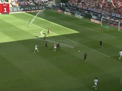 Sự cố hài hước trong ngày Bayern vô địch