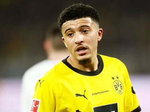 HLV Dortmund quan ngại về Sancho