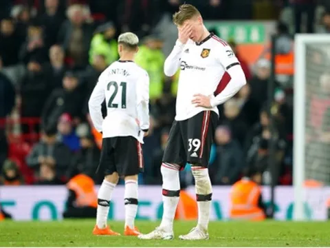 "Sự sỉ nhục tuyệt đối với Man United"
