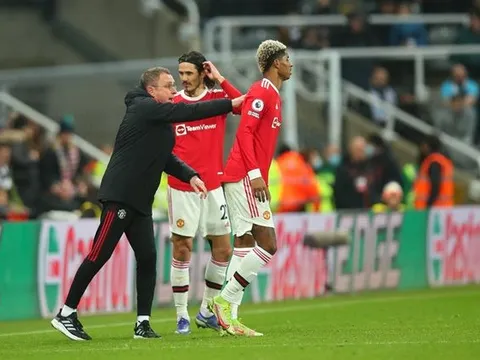 Sự thật phũ phàng: Man Utd đang kém Man City 22 điểm