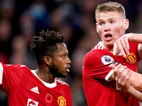 Sự trở lại của 'McFred'; Tiền vệ hay nhất Premier League lộ diện?