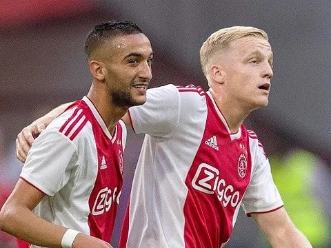 'Sự xuất sắc của Ziyech giúp Van de Beek được chuyển đến M.U'