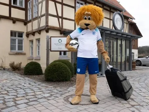Đánh bại chủ nhà, tuyển Anh có nơi ở cực chất tại EURO 2024