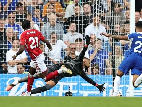 Sút tung lưới Chelsea, Elanga được khen ngợi hết lời