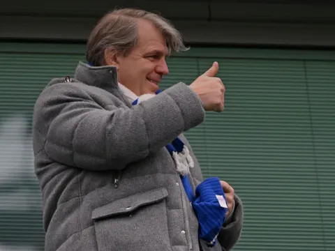 Simon Jordan phân tích cách Chelsea lách luật công bằng tài chính