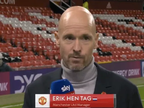 Ten Hag bị đổi tên
