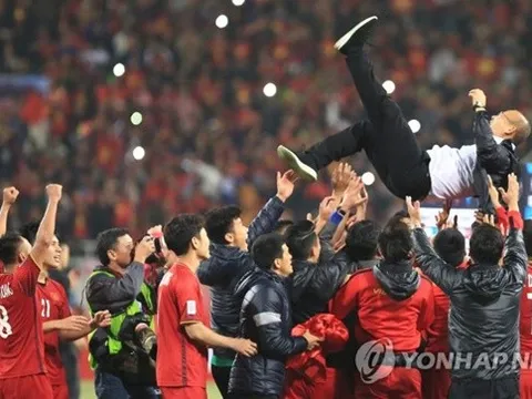 Tuyển Việt Nam và thầy Park được ca ngợi kỷ lục ấn tượng ở AFF Cup