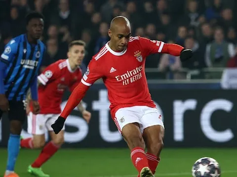 Benfica khuất phục hiện tượng Champions League