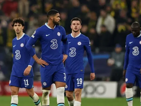 Chelsea thua Dortmund, Ferdinand chỉ ra vấn đề chuyển nhượng