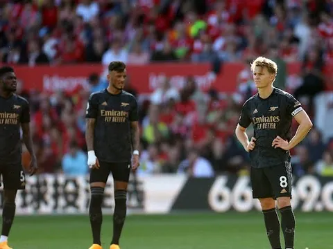 Arsenal gây choáng sau khi hụt chức vô địch