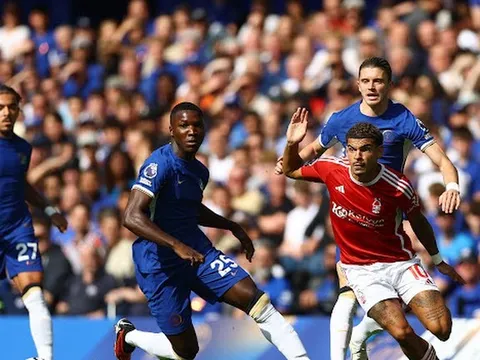 Sự cố khiến trận Chelsea - Forest phải tạm dừng