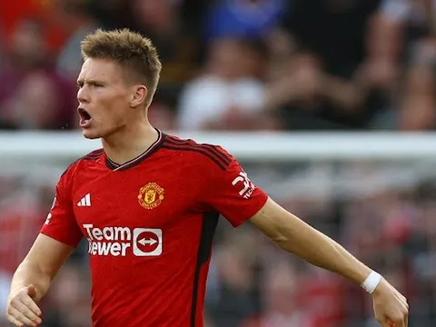 Giải cứu M.U, McTominay đi vào lịch sử Premier League