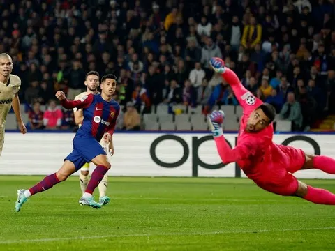 Xavi: 'Cậu ấy thật phi thường'