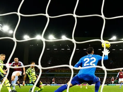 'Arsenal bị bắt nạt suốt cả trận'