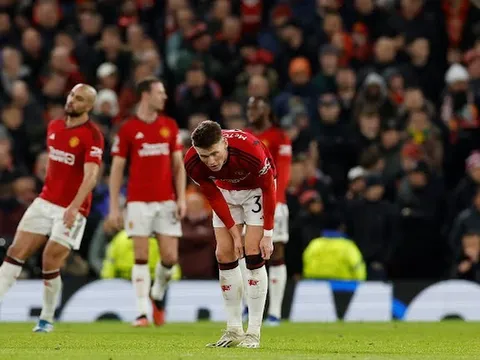 Xấu hổ Man Utd