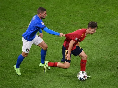 Làm lu mờ dàn sao Ý, tài năng trẻ Barca đi vào lịch sử Tây Ban Nha
