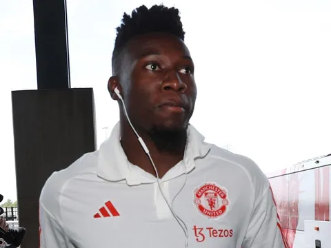 Tại sao Andre Onana chưa ra sân dù đã khởi động trước Arsenal?