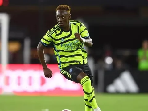 Tại sao Balogun không ra sân trước Man United?