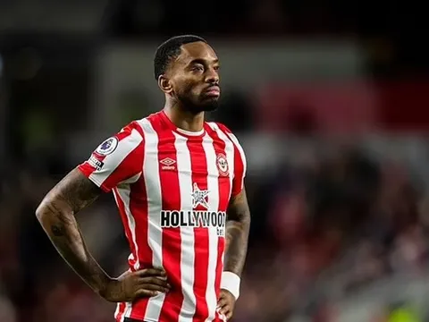 Brentford ra quyết định ngỡ ngàng với tiền đạo bị cấm 8 tháng