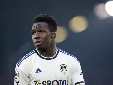 Tam đại gia Premier League tranh mua tiền vệ của Leeds