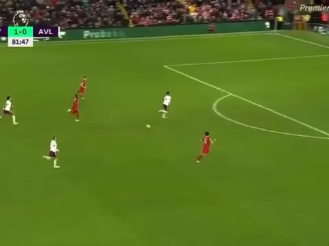 Tam tấu đáng sợ của Liverpool tắt điện trước 1 cầu thủ Villa