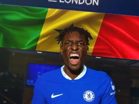 Tân binh Chelsea: Từ bụi phố đến phồn hoa Ngoại hạng