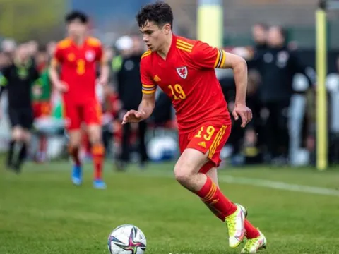 Tân binh M.U ghi bàn khi lên tuyển