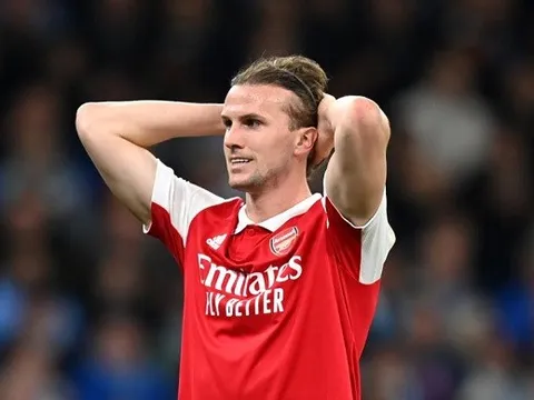 Tân binh Premier League gửi đề nghị khó chối từ cho Arsenal