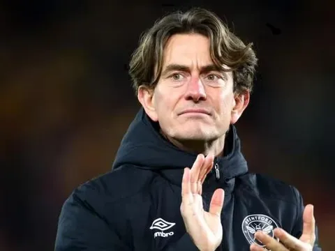 "Tất cả chỉ còn 2 trận là bị sa thải. Chỉ Pep, Klopp trụ được 3-4 trận"