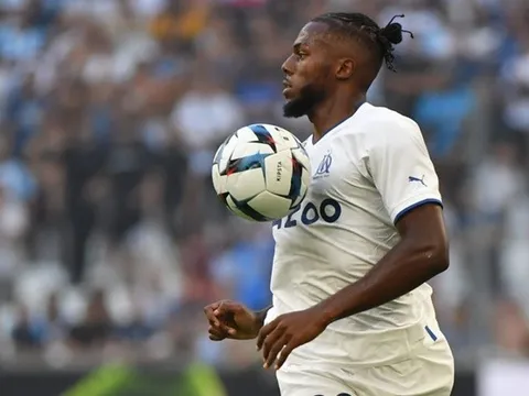 Juventus tăm tia 'kẻ thừa' Arsenal