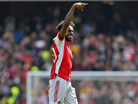 Nottingham 'giải cứu' hậu vệ Arsenal