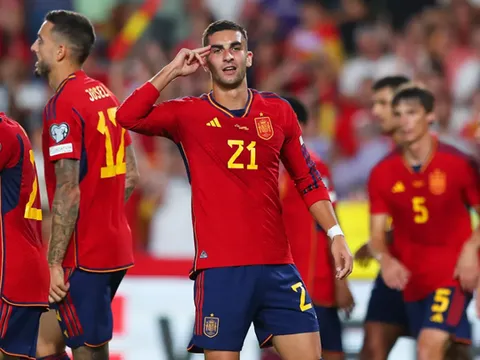 Tấn công vũ bão, Tây Ban Nha hủy diệt đối thủ