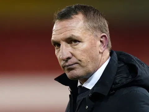 Nhìn Arsenal, Brendan Rodgers nhớ lại mùa giải Gerrard trượt chân