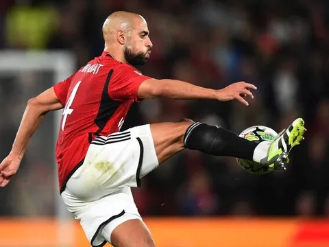 Hủy diệt Palace, Amrabat hé lộ về chỉ thị của Ten Hag