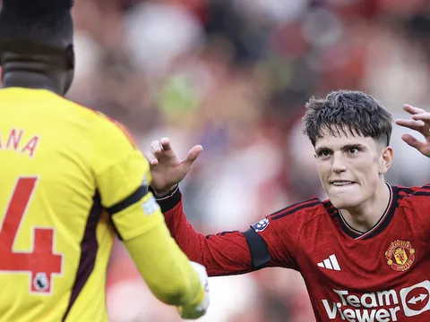 Ten Hag chính thức lên tiếng vụ Garnacho bị FA "sờ gáy"