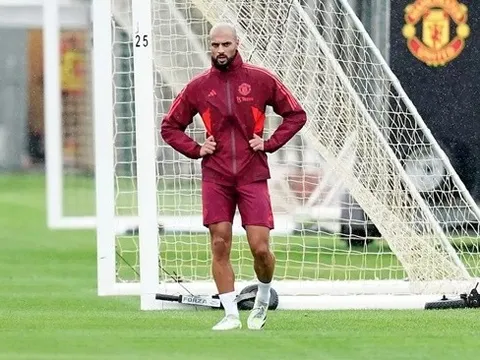 Ten Hag chốt khả năng trở lại của Amrabat và Mount